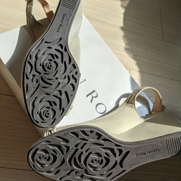 Taryn Rose Stretch Slingback Peep Toe Leather Wedge - Picture 5 of 7